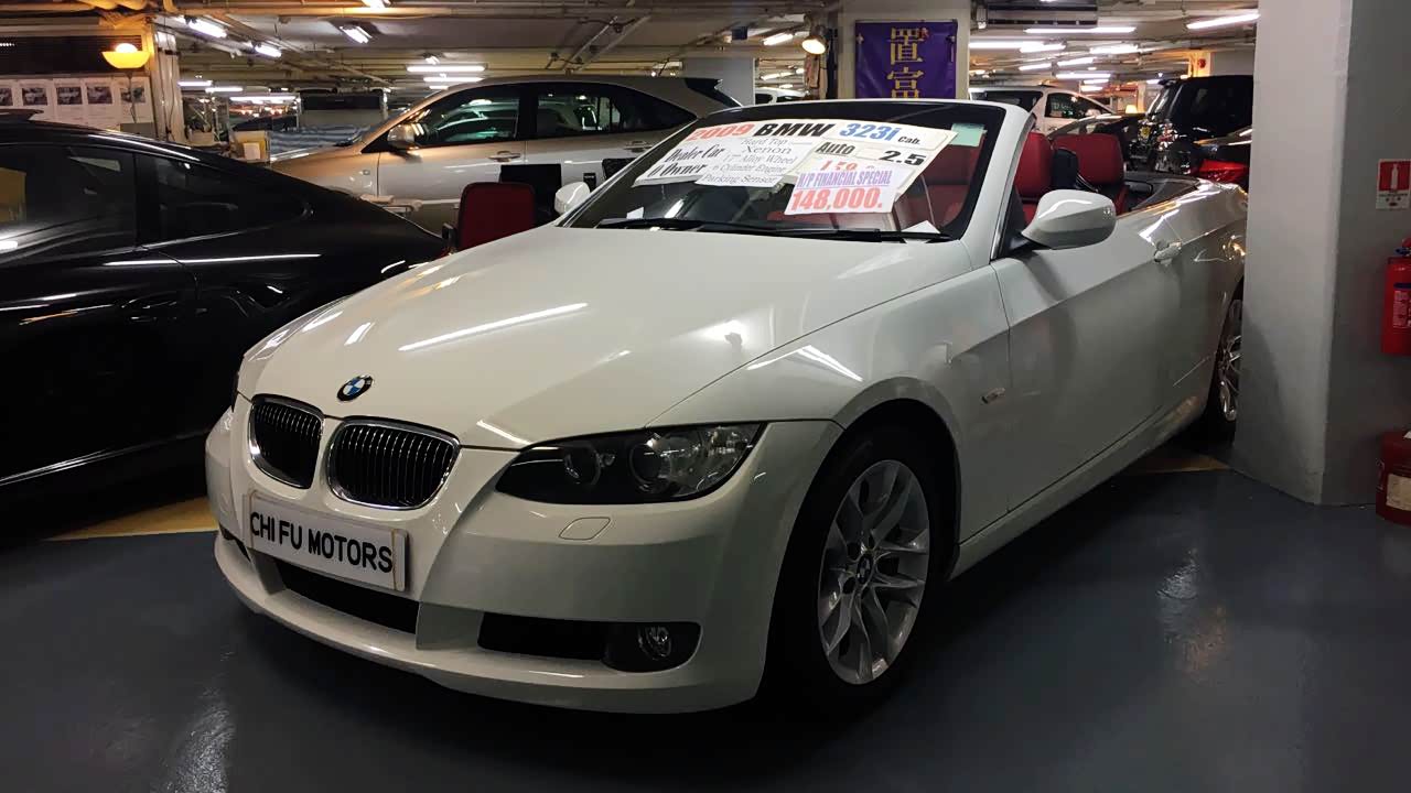 8万港元,你还可以选这台09年的宝马323i,而且还是敞篷的呢.