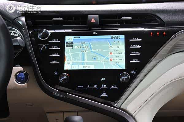 混动版车型还配有hud抬头显示屏,将车速,挡位,道路提醒等基本信息投影