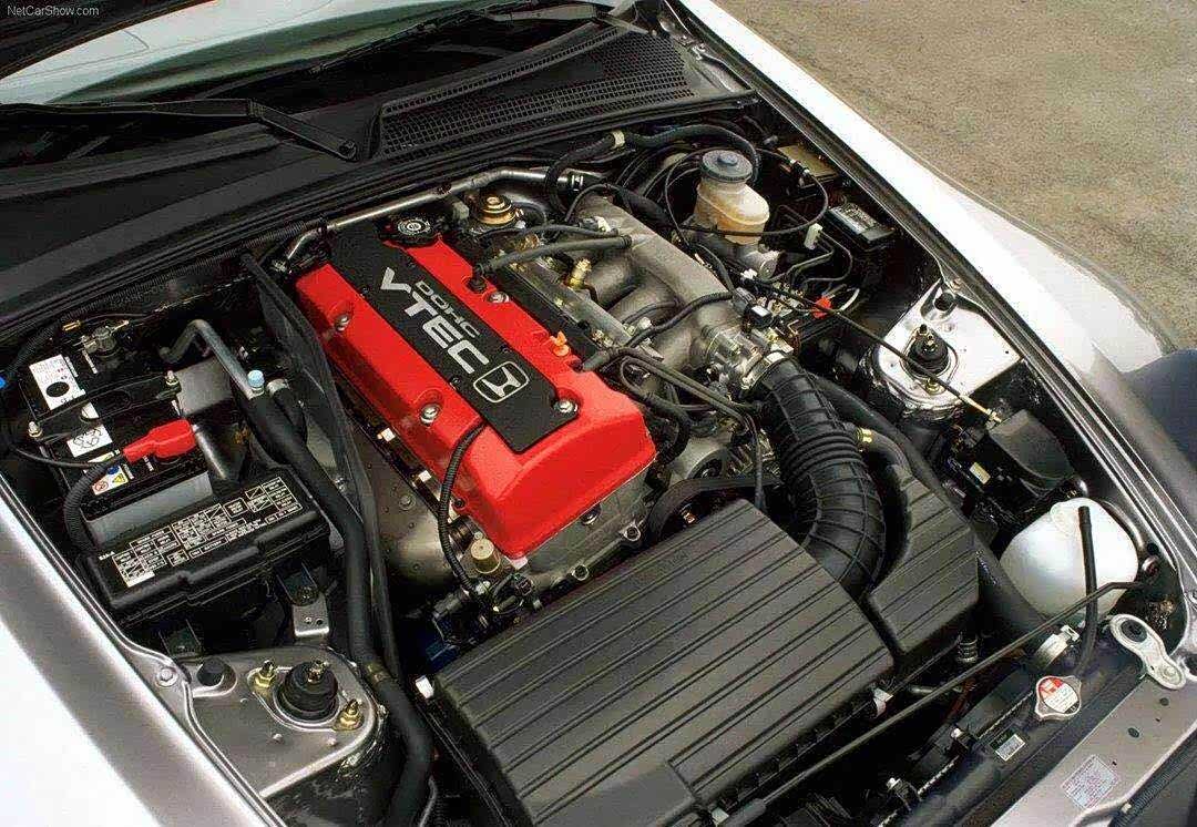 买本田车向来有句话: 买发动机,就送车