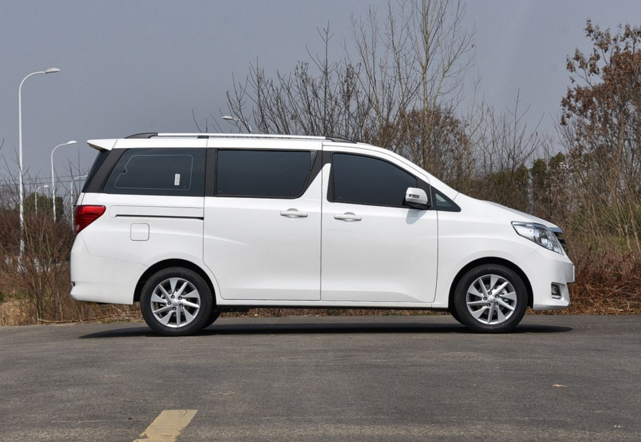 这款不到6万的7座电动侧滑门商务车,开起来是种什么样的体验?