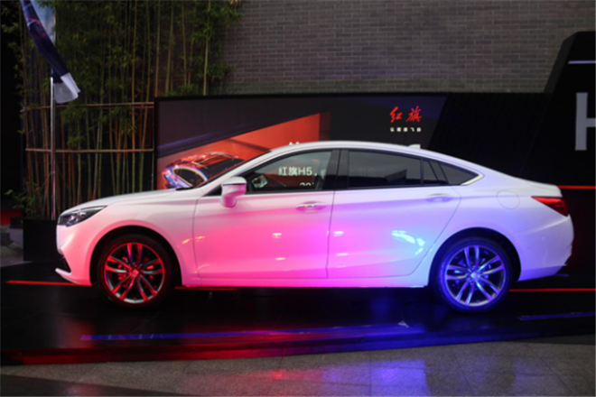 红旗h5上海正式上市,"老法师"也挡不住它的诱惑!