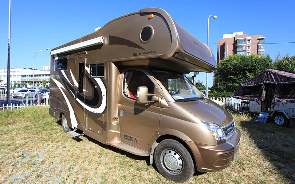 蜗途大通房车外观