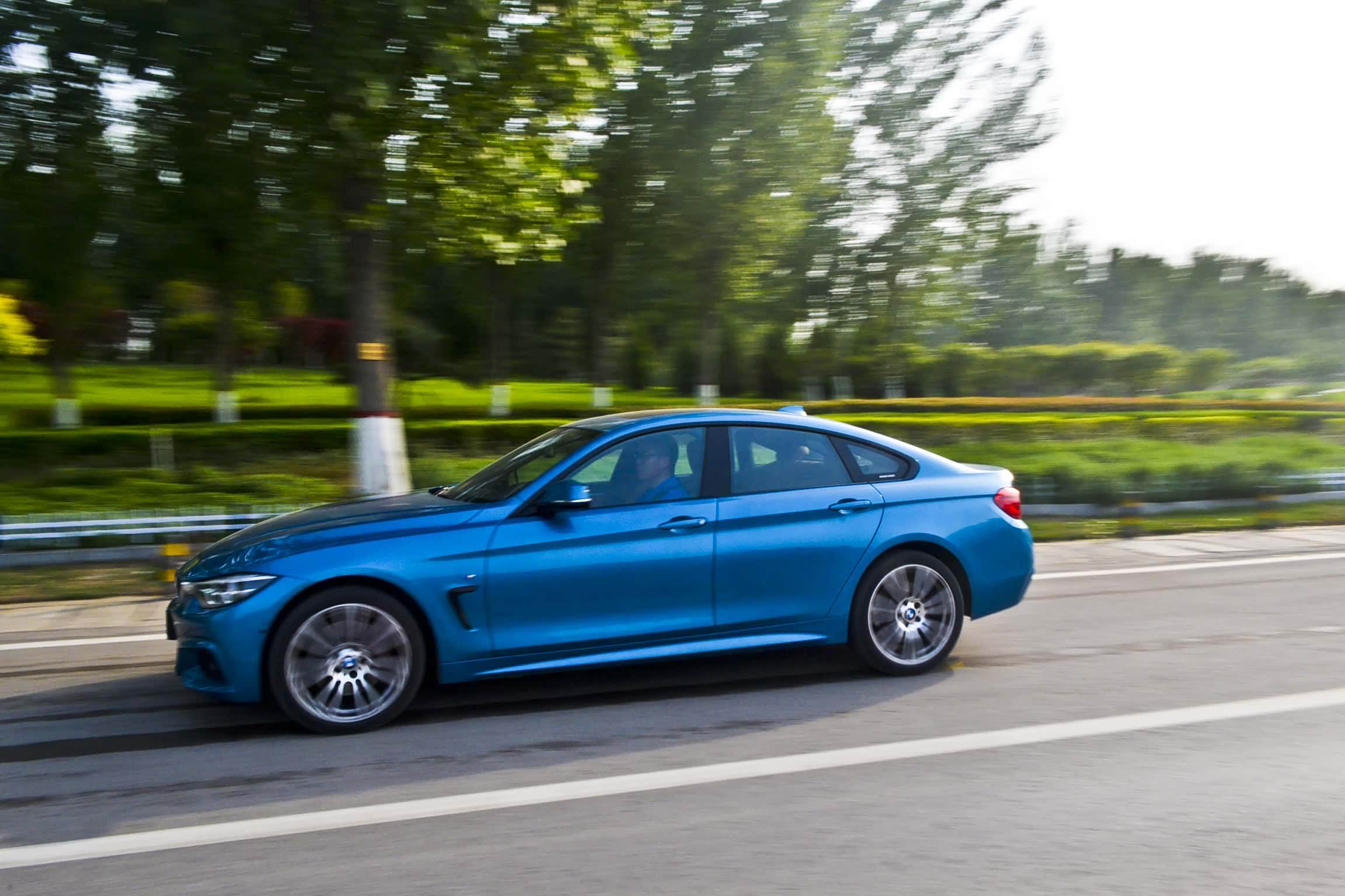 6缸涡轮326马力 插上翅膀能飞的宝马440i xdrive