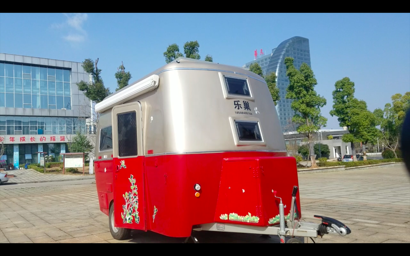 5万买三房一厅不需要插电的房车乐巢房车详细评测