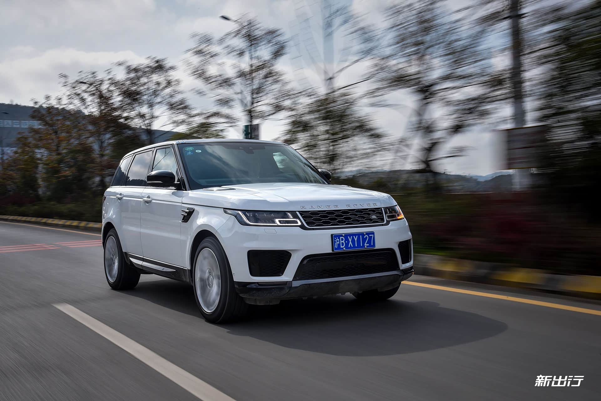 试驾路虎揽胜运动版 p400e 馈电之后的表现竟然是这样的