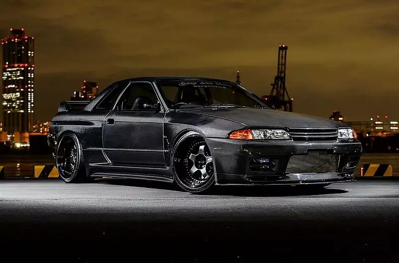 文章 用23万将gt R改成全碳车身 这样就不会 车头太重而推头 了吧 车家号 汽车之家