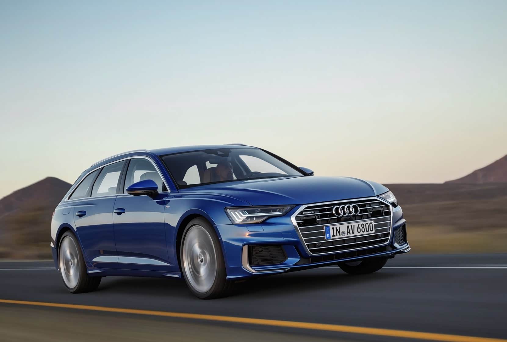 备受wagon迷关注的全新奥迪a6 avant亮相本届上海车展,从此前