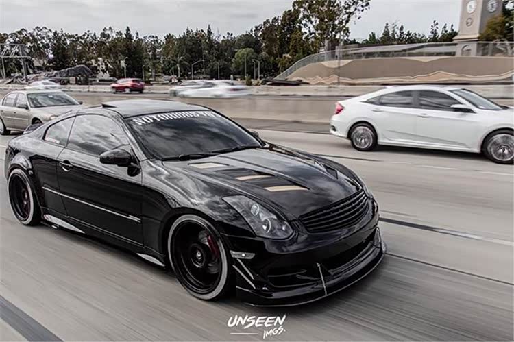 英菲尼迪g35化身冷酷黑武士,身上的装备更是"碳"为观止!