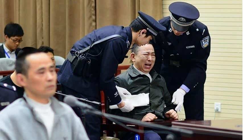 黑社会老大刘汉被执行死刑,法院拍卖众多豪车,宝马x5仅两万起!