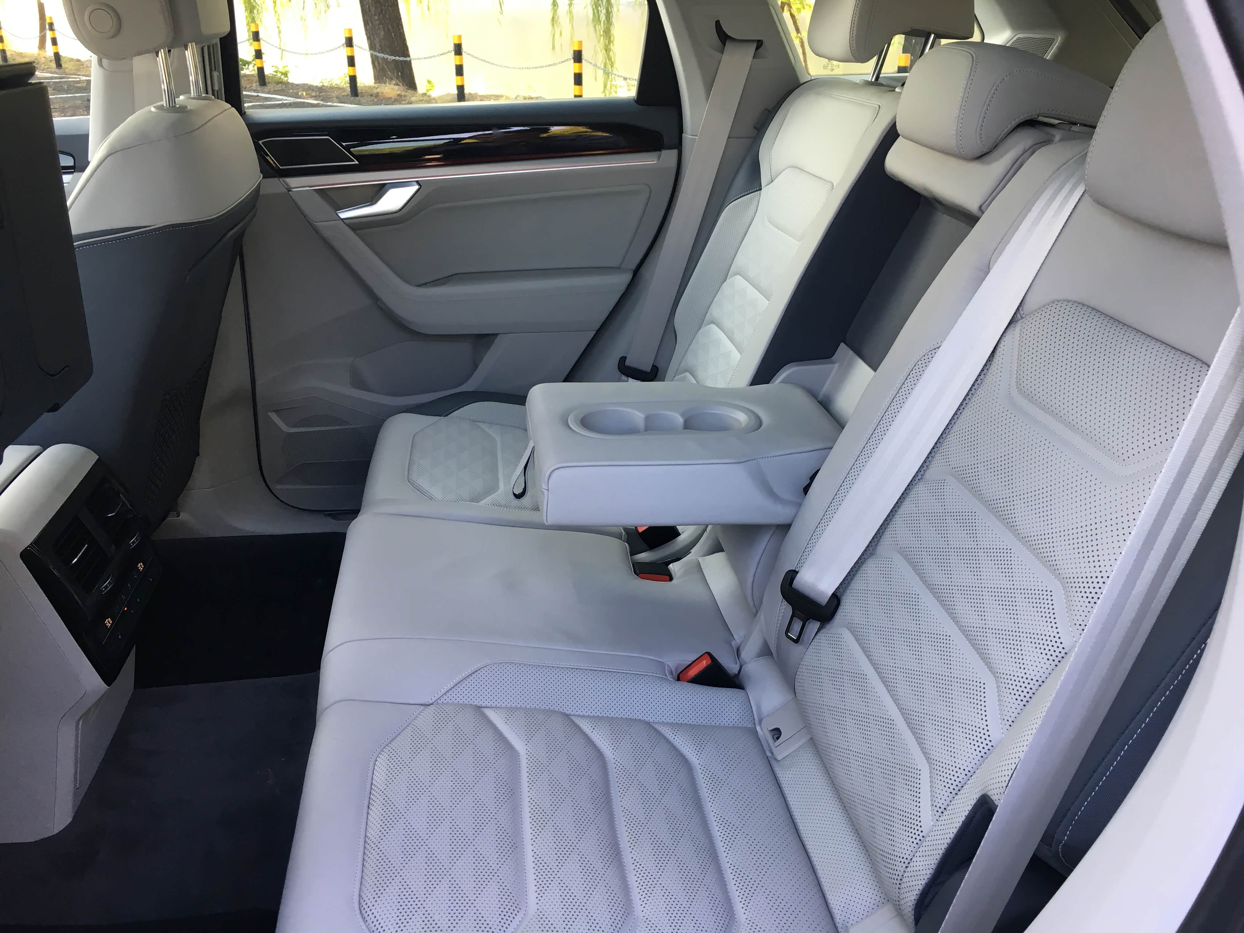 全新一代大众途锐静态实拍丨出身高贵的新旗舰