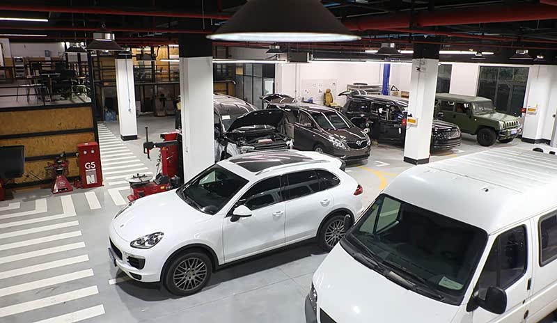 奔驰威霆改装案例分享汽车改装工厂一日游