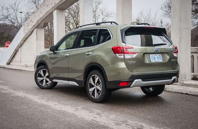 日系买菜suv:19款斯巴鲁森林人对比19款丰田rav4