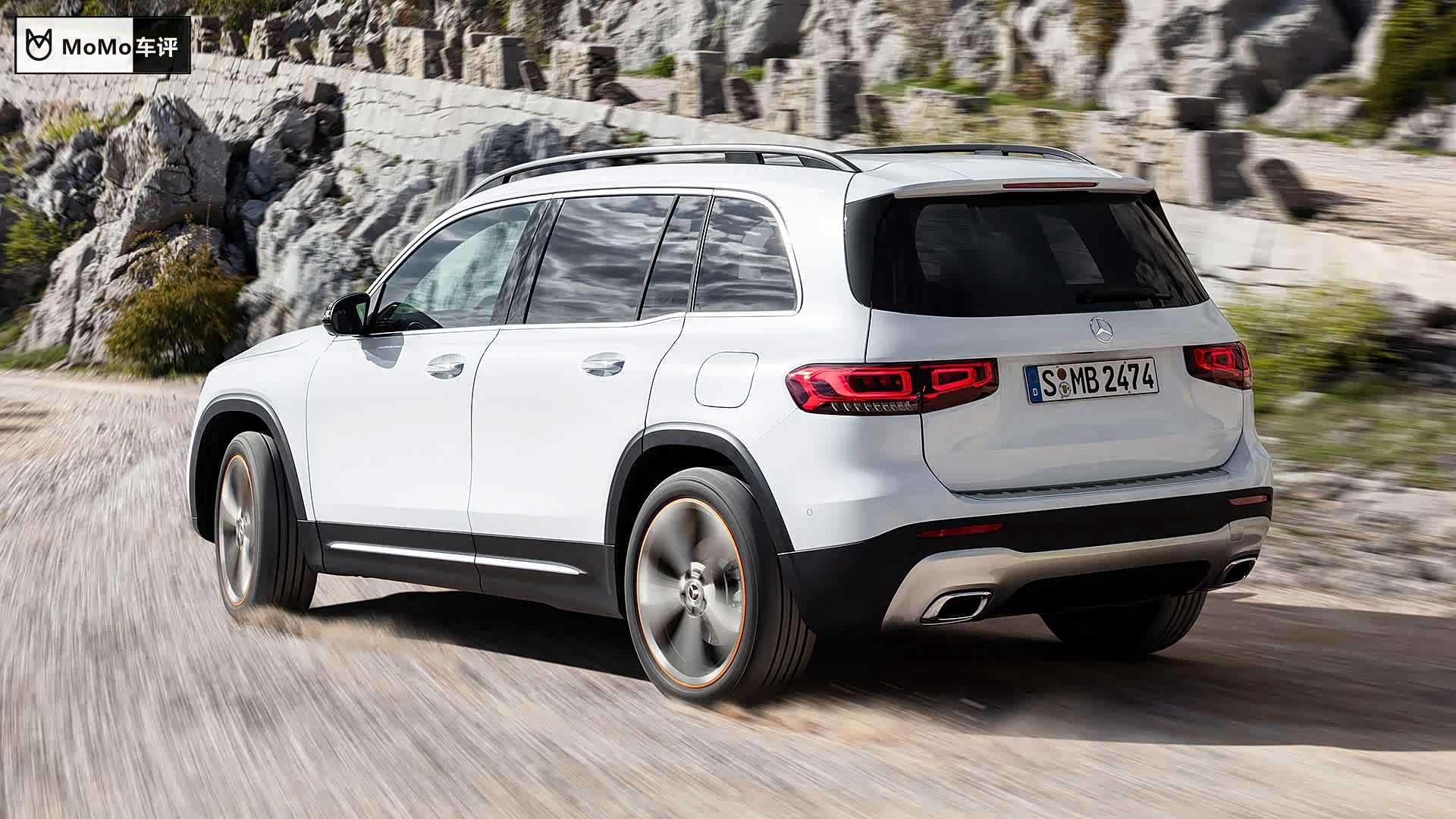 glb车身尺寸4623/1829/1651mm,轴距2830mm,比gla长130mm,比glc短43mm