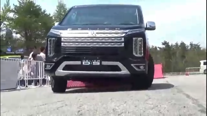 视频 三菱得利卡d5场地试驾 了解四驱性能 车家号 汽车之家