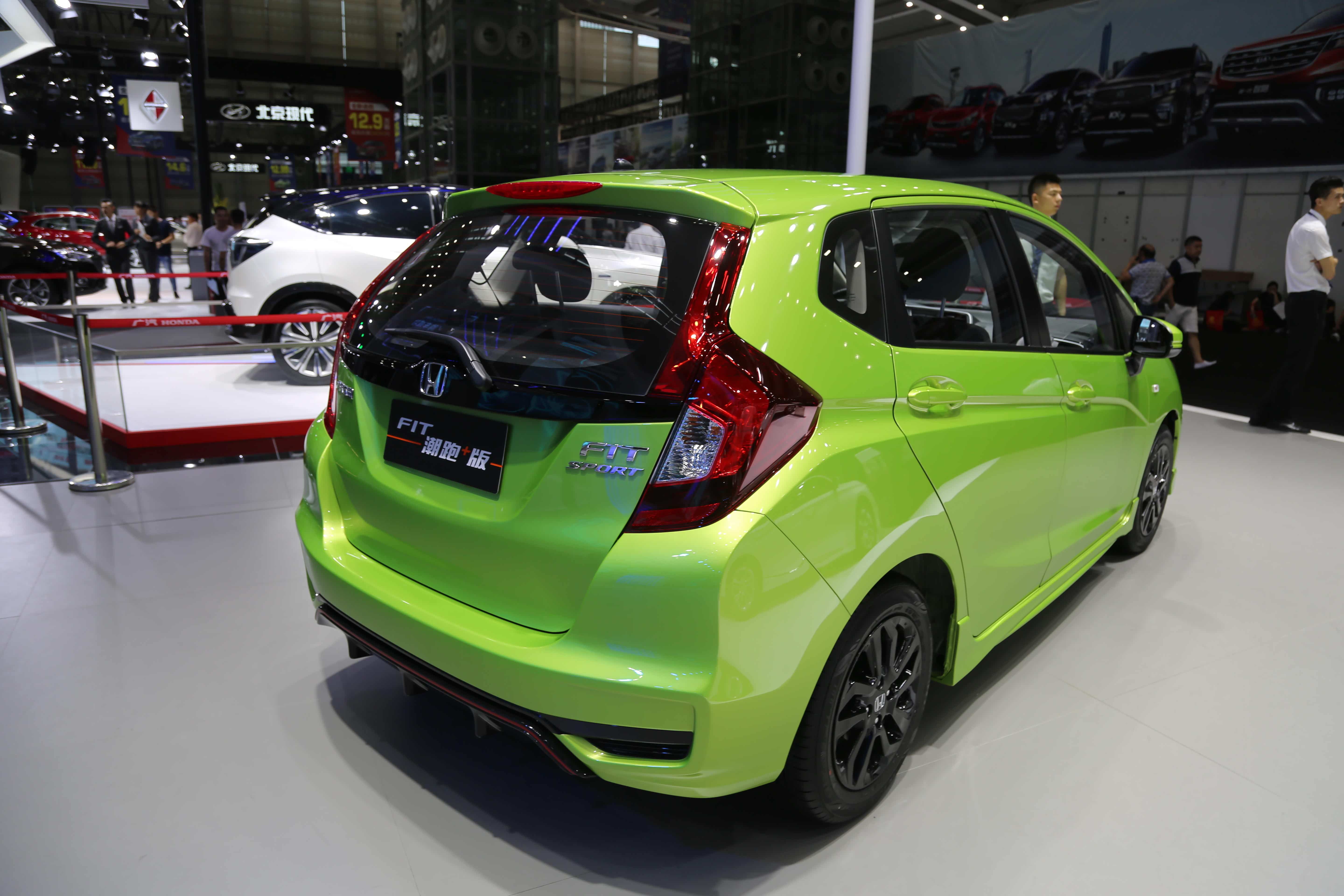 无颜值不青春,广汽本田飞度潮跑 版,10万级别个性小车实拍!