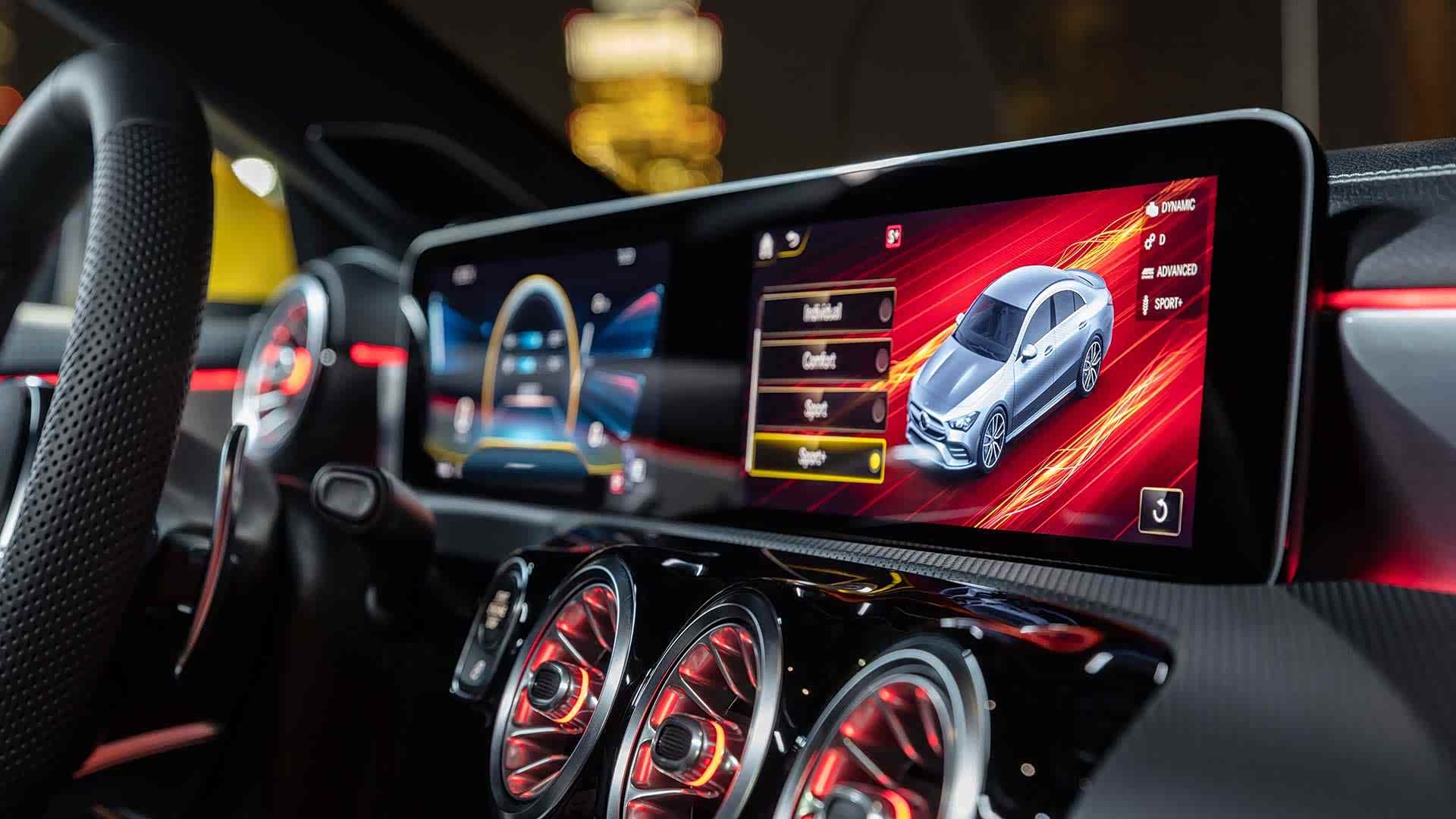 奔驰amg cla 35官图发布 双排气管难掩302匹马力