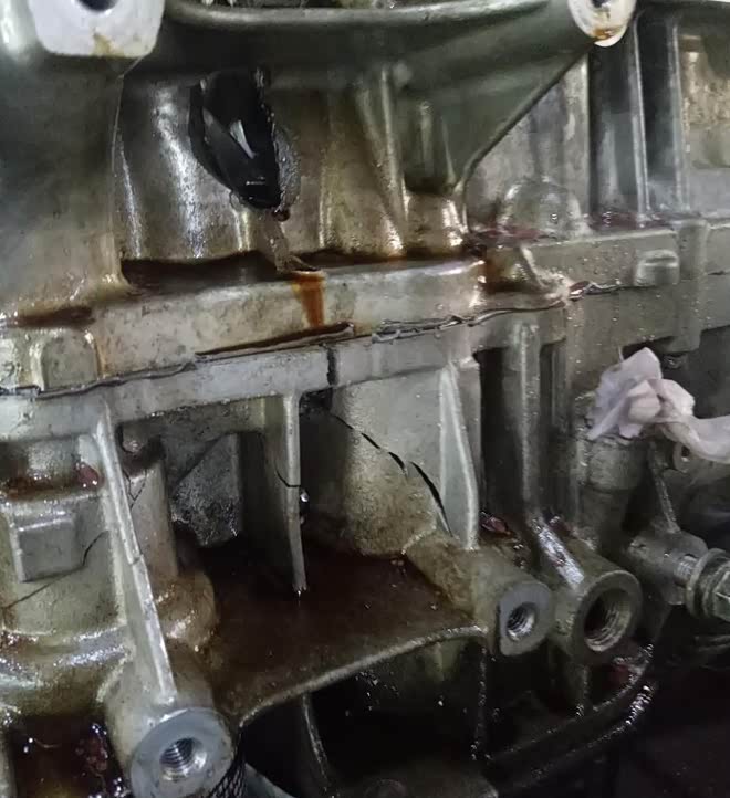 发动机特别损失险可以赔多少 车损险发动机爆缸赔么