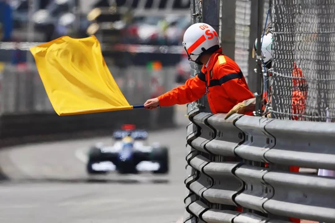 F1开始前,你所需要知道关于裁判和赛车旗语的一些事_车家号_发现车生活_汽车之家