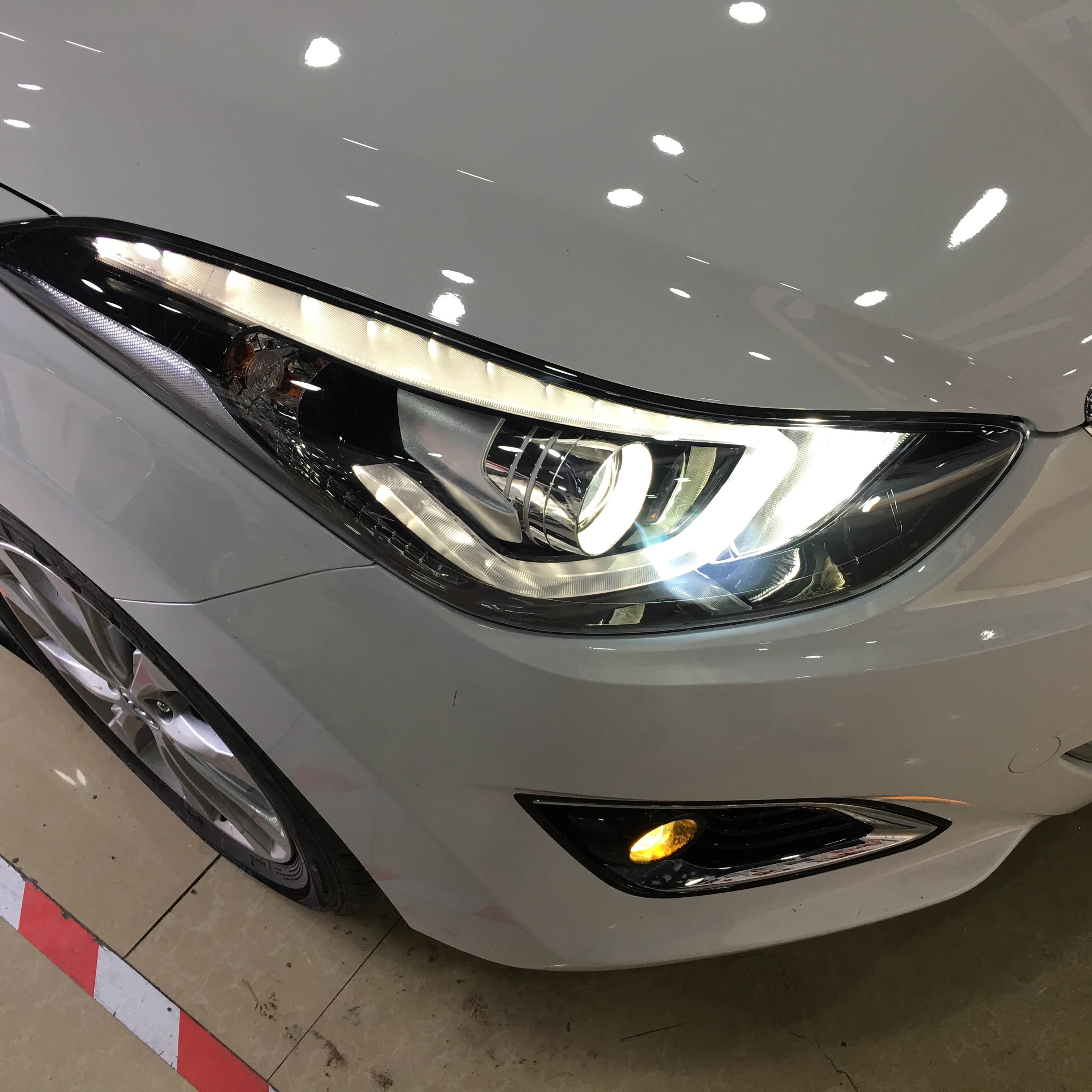 北京现代朗动透镜改装氙气灯大灯总成车灯美观又实用