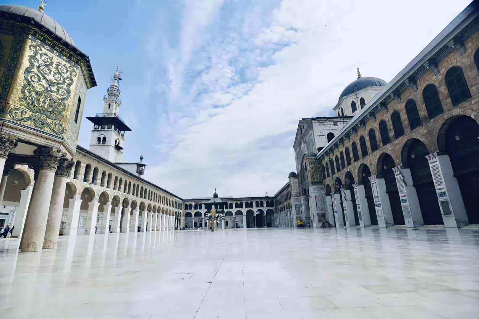 终于把车开进了叙利亚 这里就是首都大马士革