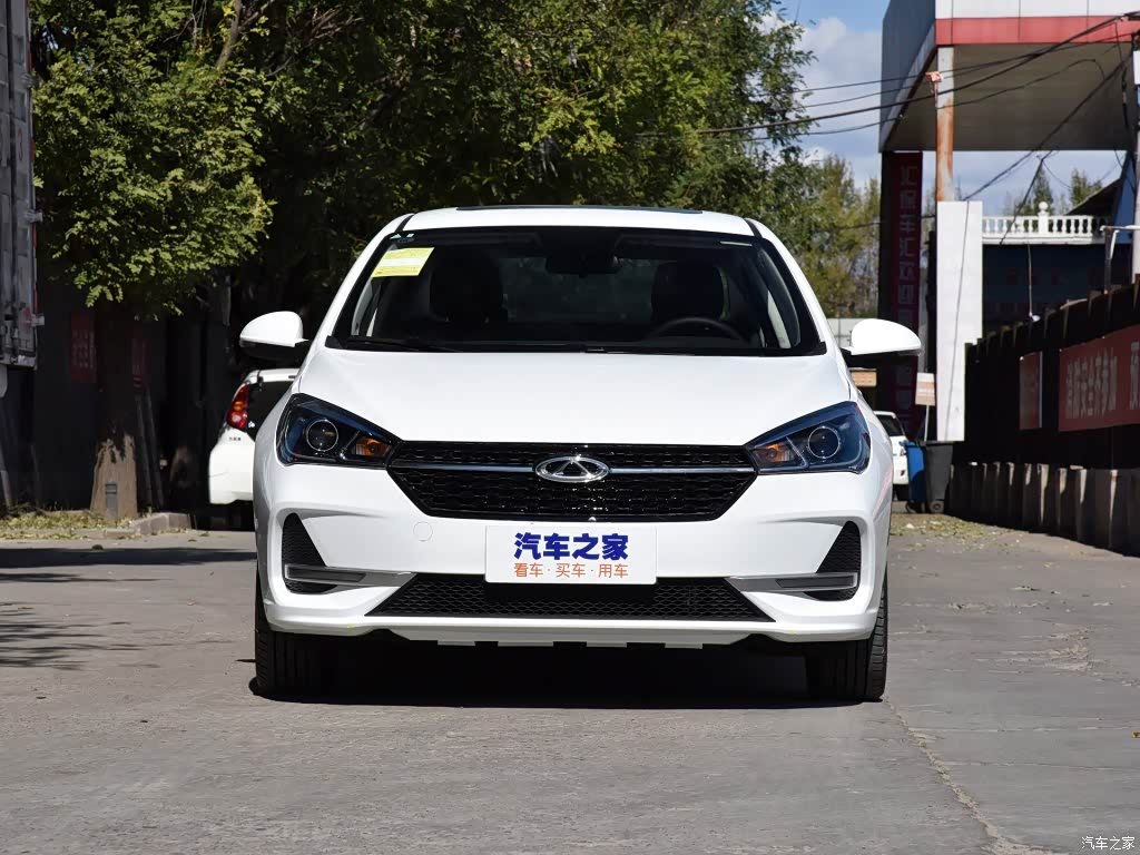 这国产车改款后质感升级5万出头满油跑700公里月薪3000也能买