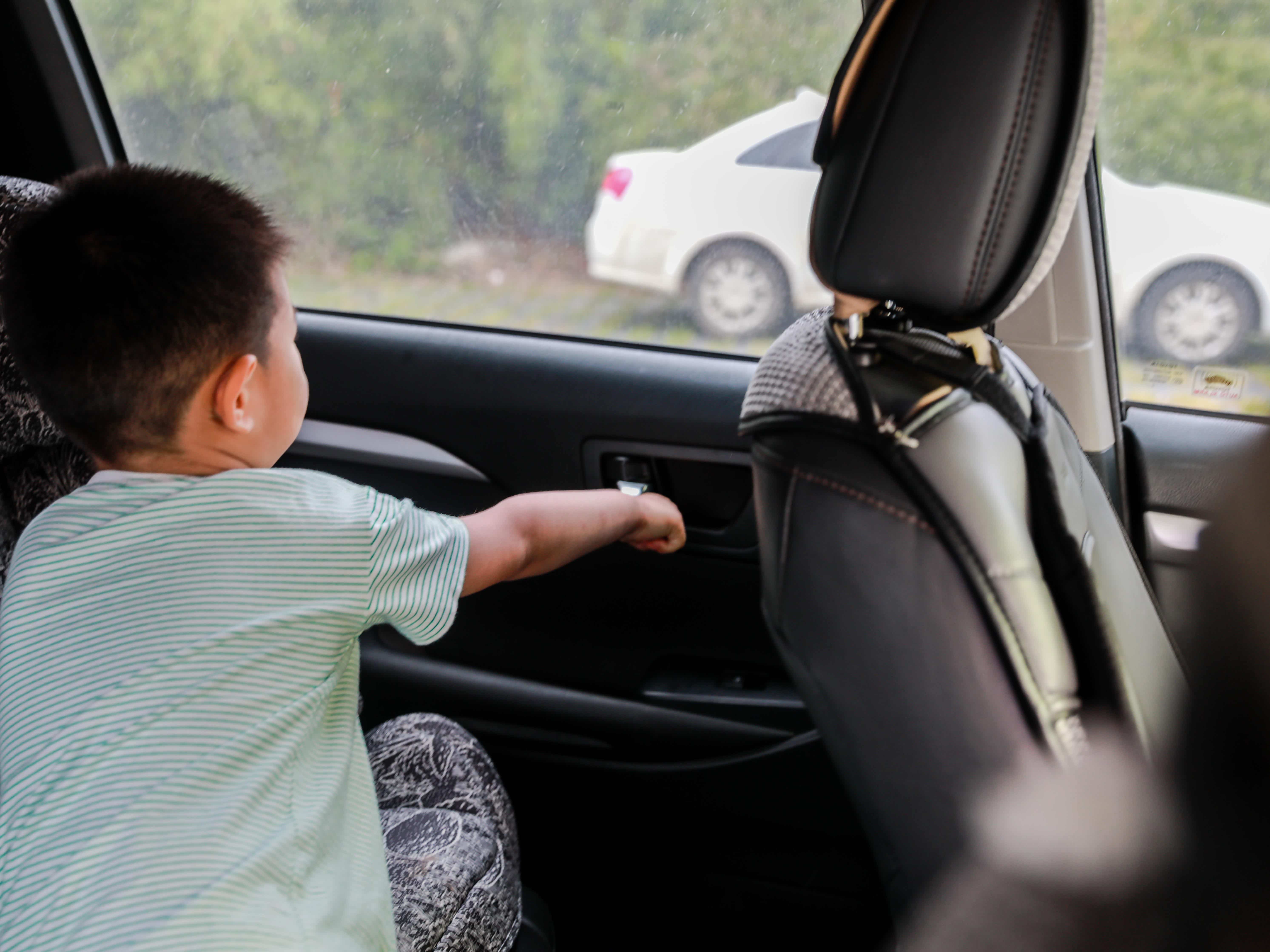 儿童乘车十大安全隐患别忽视,粗心一次后悔一辈子!