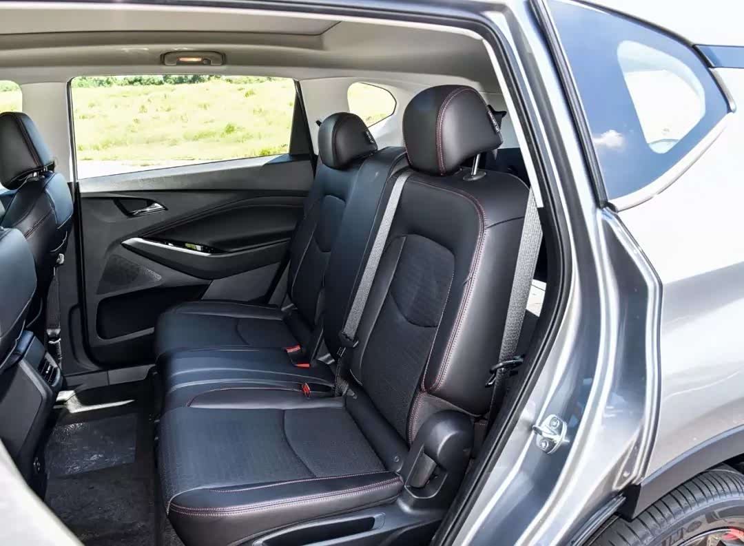 能坐7人的雪佛兰沃兰多:不想做suv的mpv不是好轿车