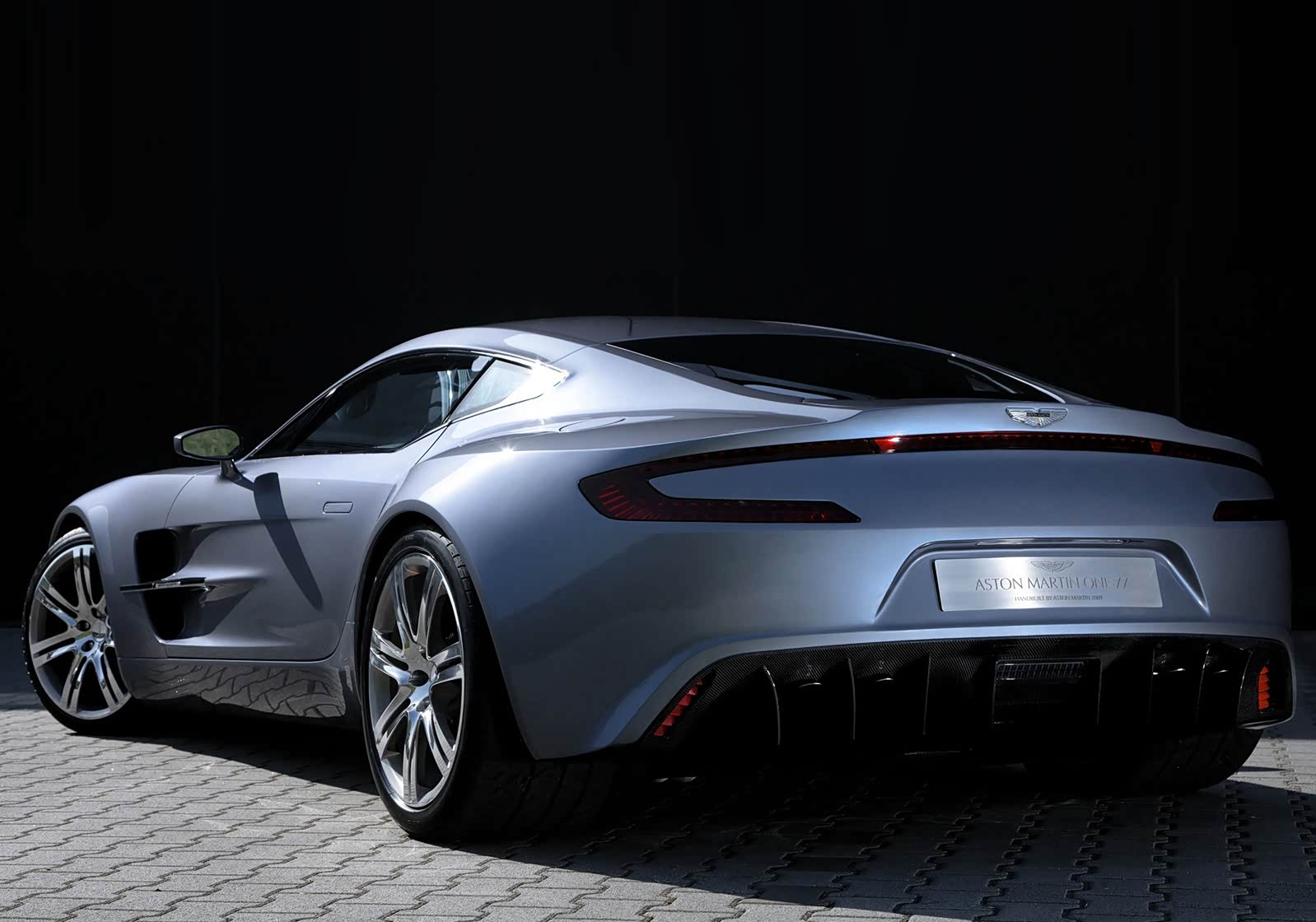 v8超级小怪兽 阿斯顿·马丁v8 cygnet concept亮相古德伍德