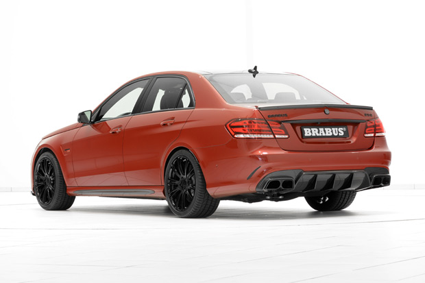 850马力屠牛宰马─巴博斯e 63 扩缸6.0 双涡轮