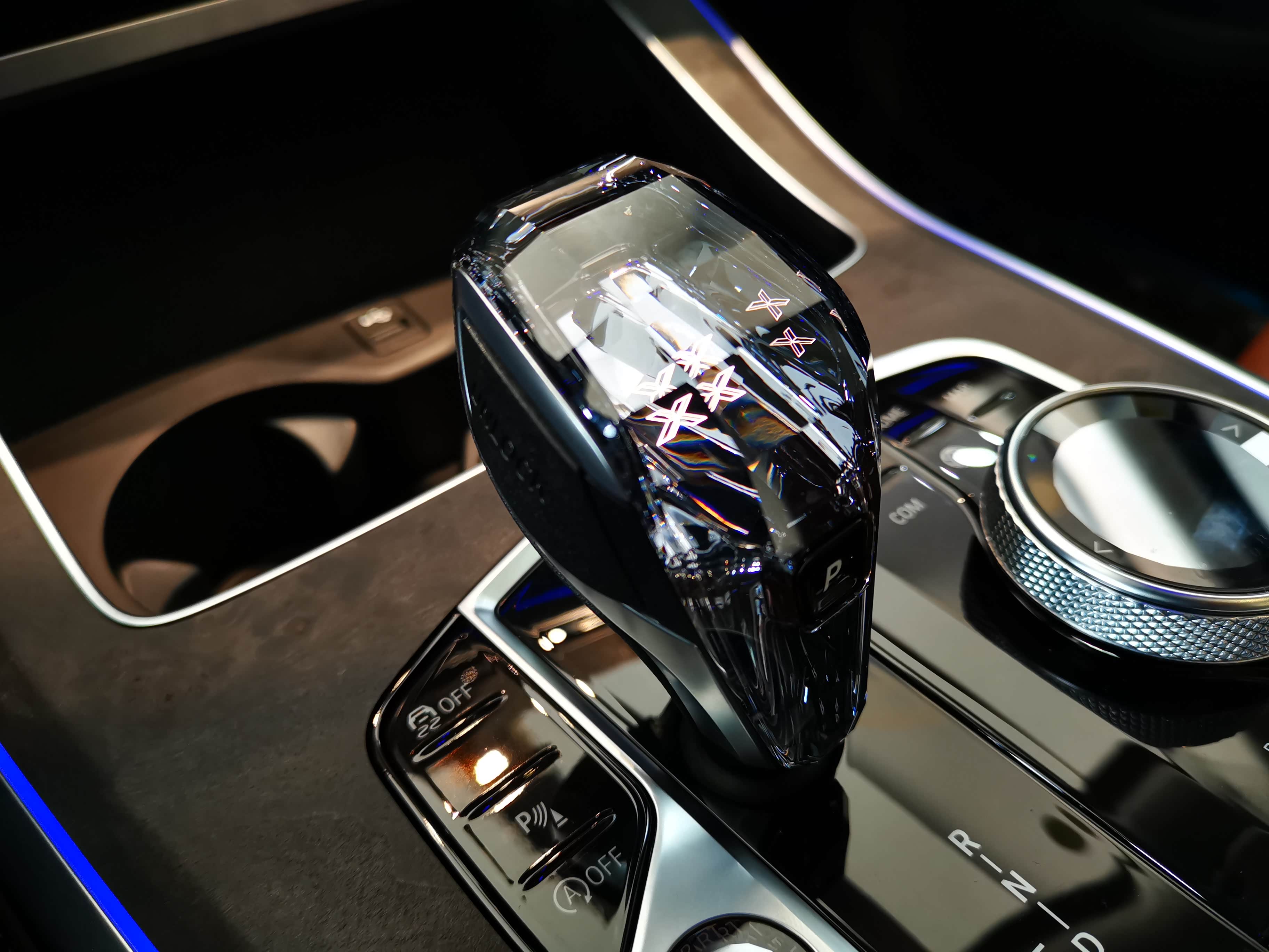 水晶档把的鸡腿,手感异常差,虽然好看.