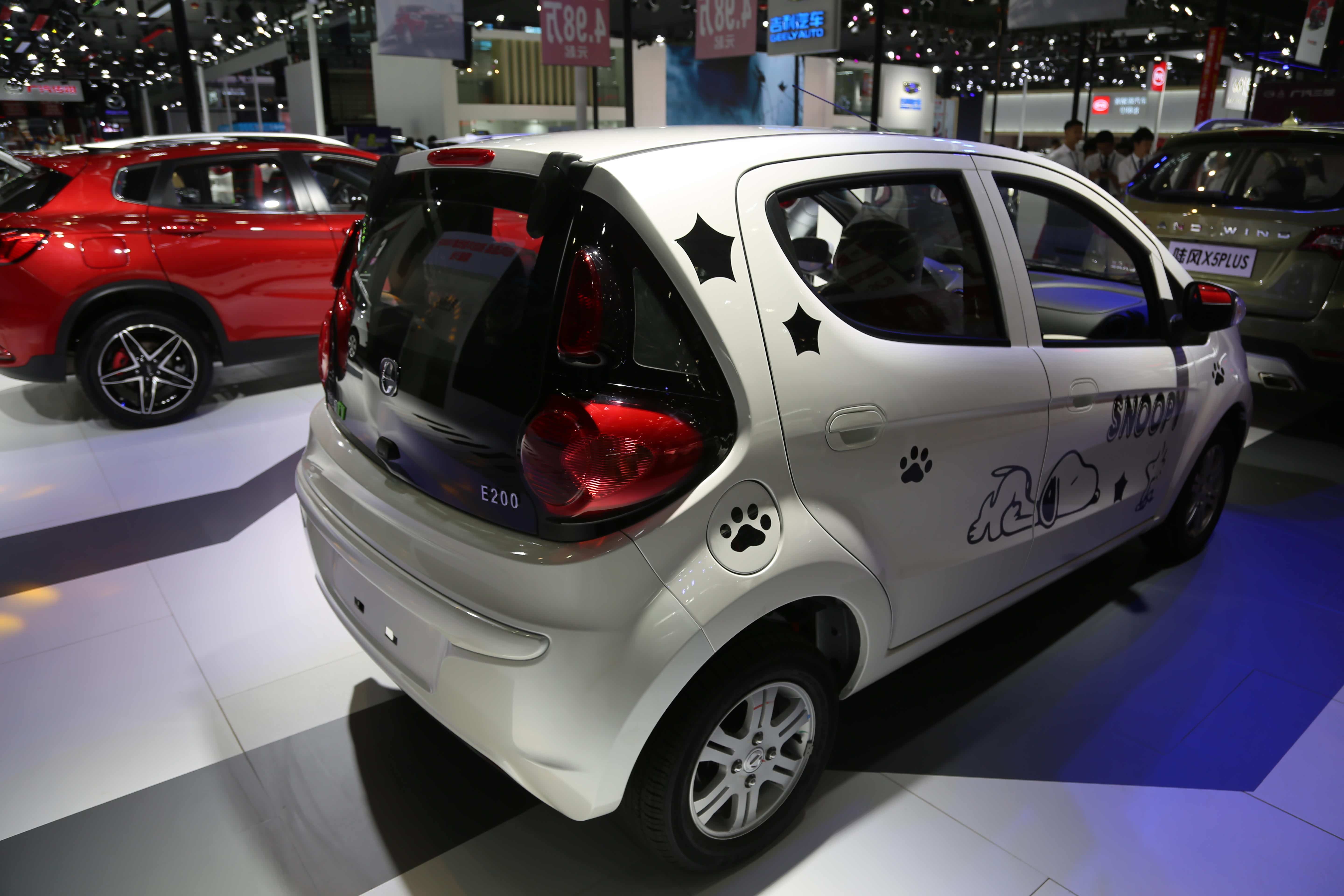 江铃e200新能源车4万级别纯电动之选车展实拍