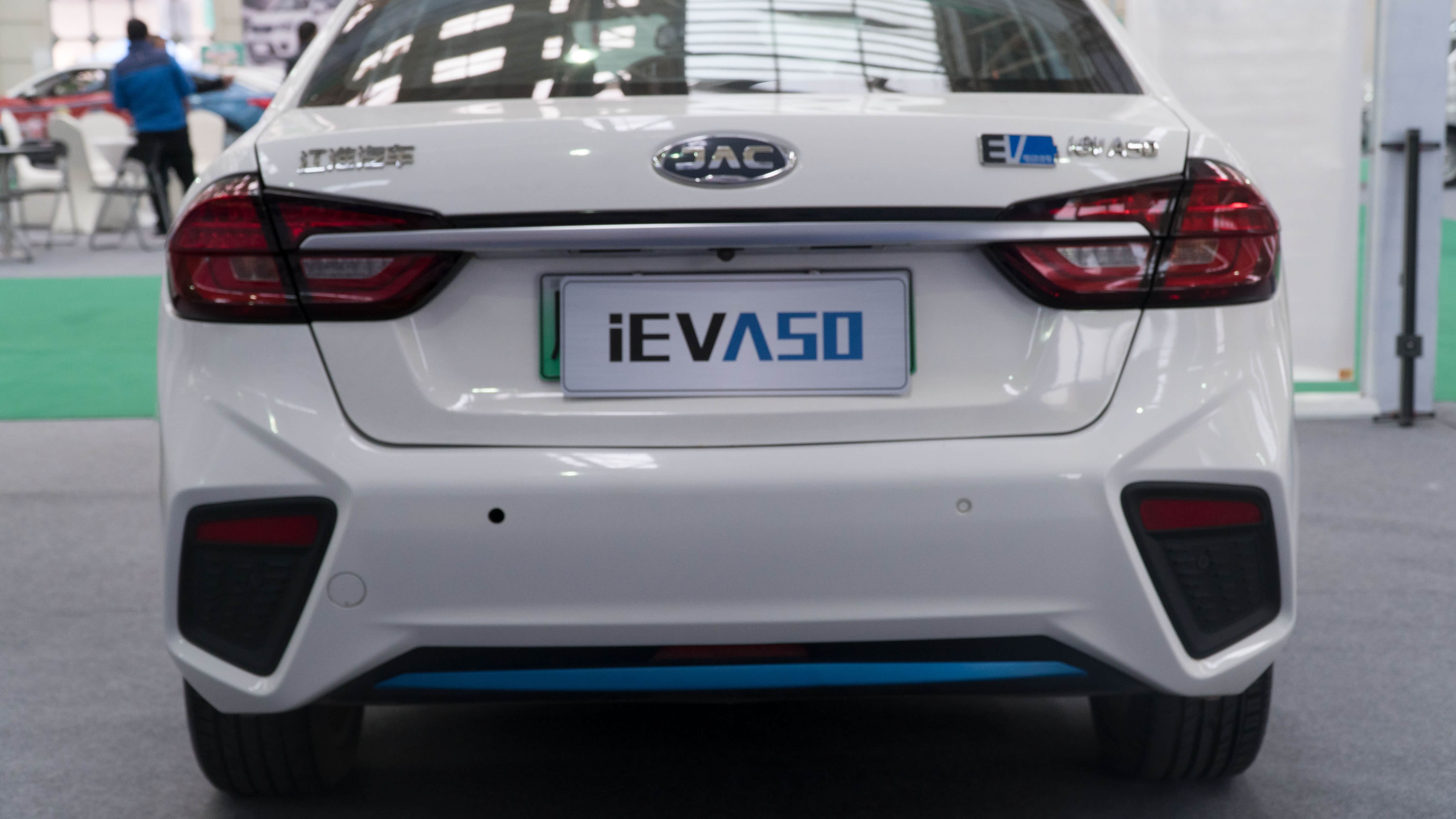 江淮ieva50实用性家庭轿车