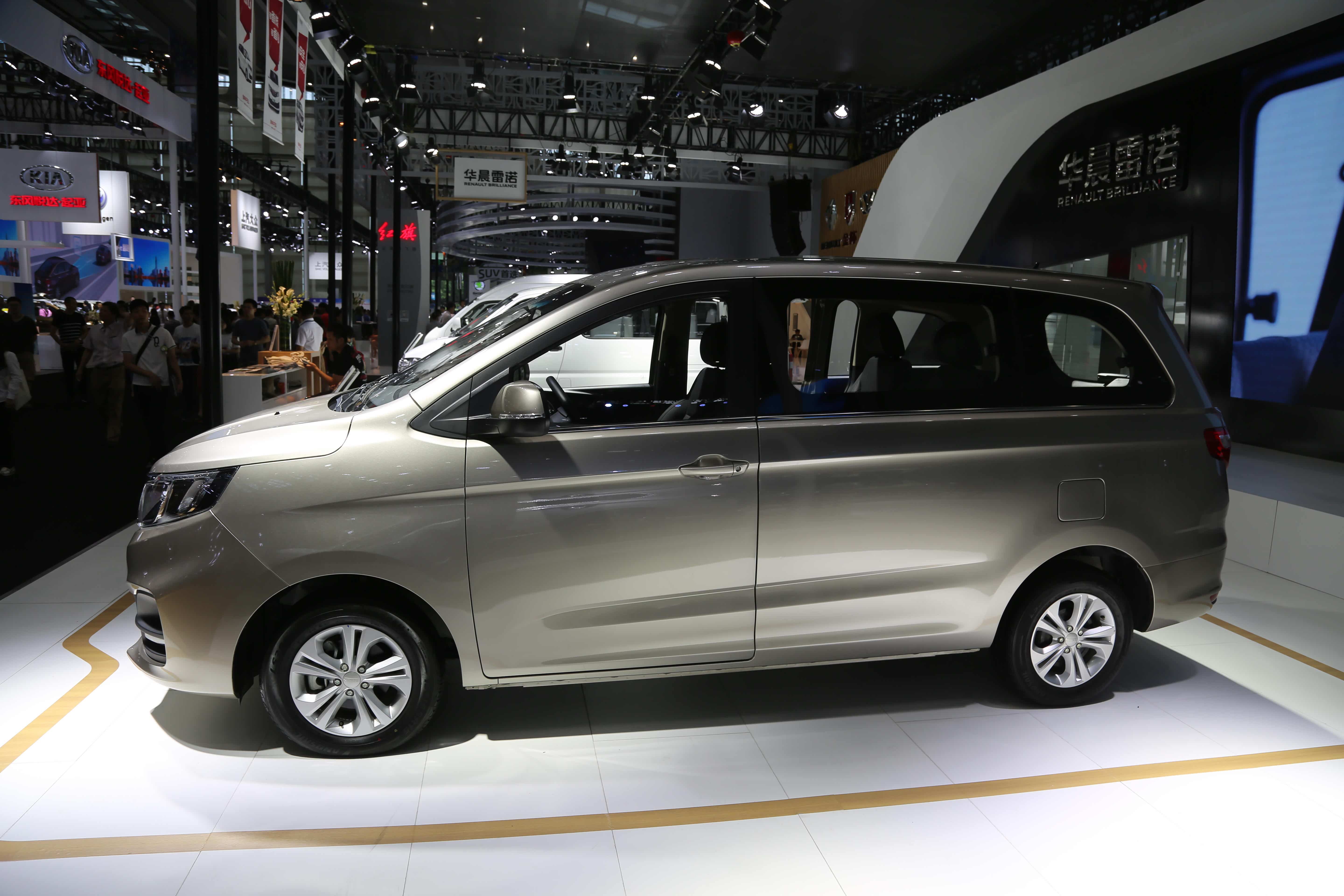 华晨金杯f50宜商宜家7座mpv2018深港澳车展实拍