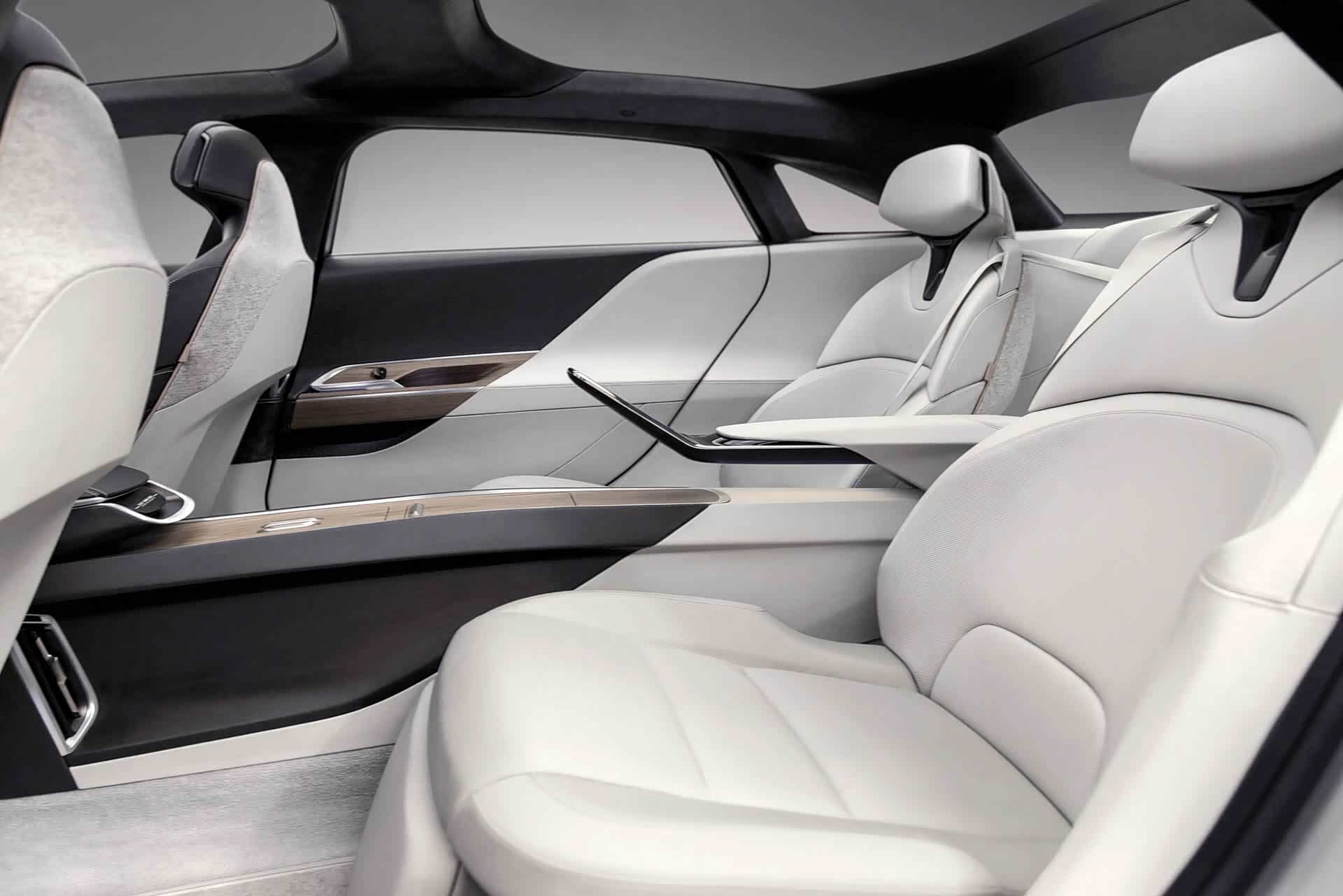 图为2019款lucid air内饰,行政级后排座椅