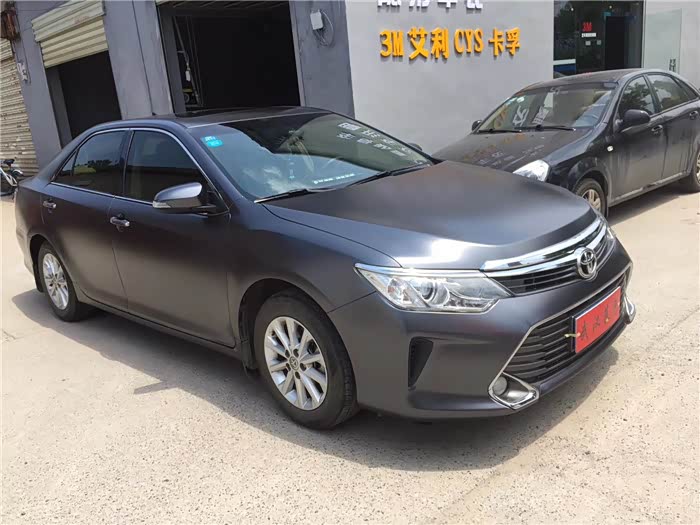 丰田凯美瑞汽车改色电光深邃灰贴膜效果图