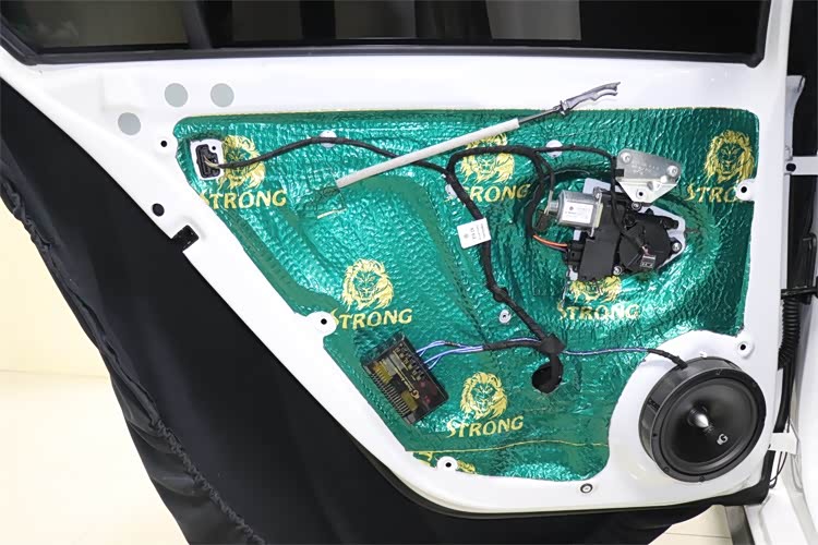 乌鲁木齐汽车音响改装-大众速腾音响系统升级黄金声学两分频