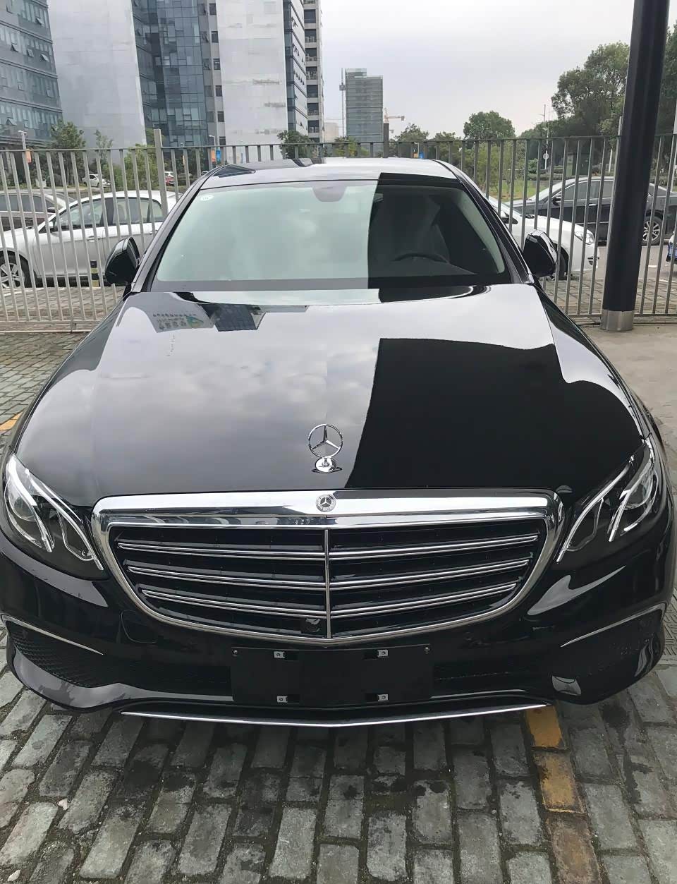 奔驰e级提车作业:老e换新e,忠实奔驰车主谈新e的3大优点4小缺点