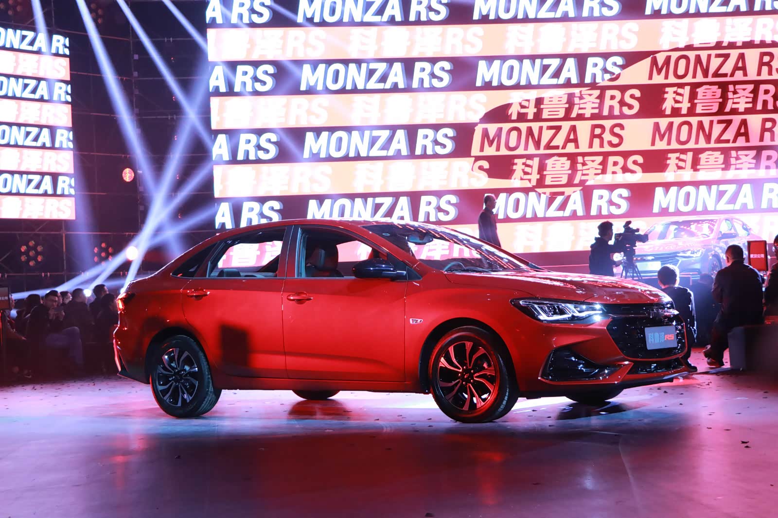 10万元新轿跑 雪佛兰科鲁泽monza上市发布