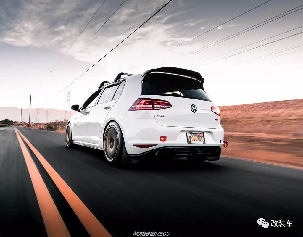 轮上390马力的手动挡高尔夫gti,换上te37轮毂真是帅气逼人!