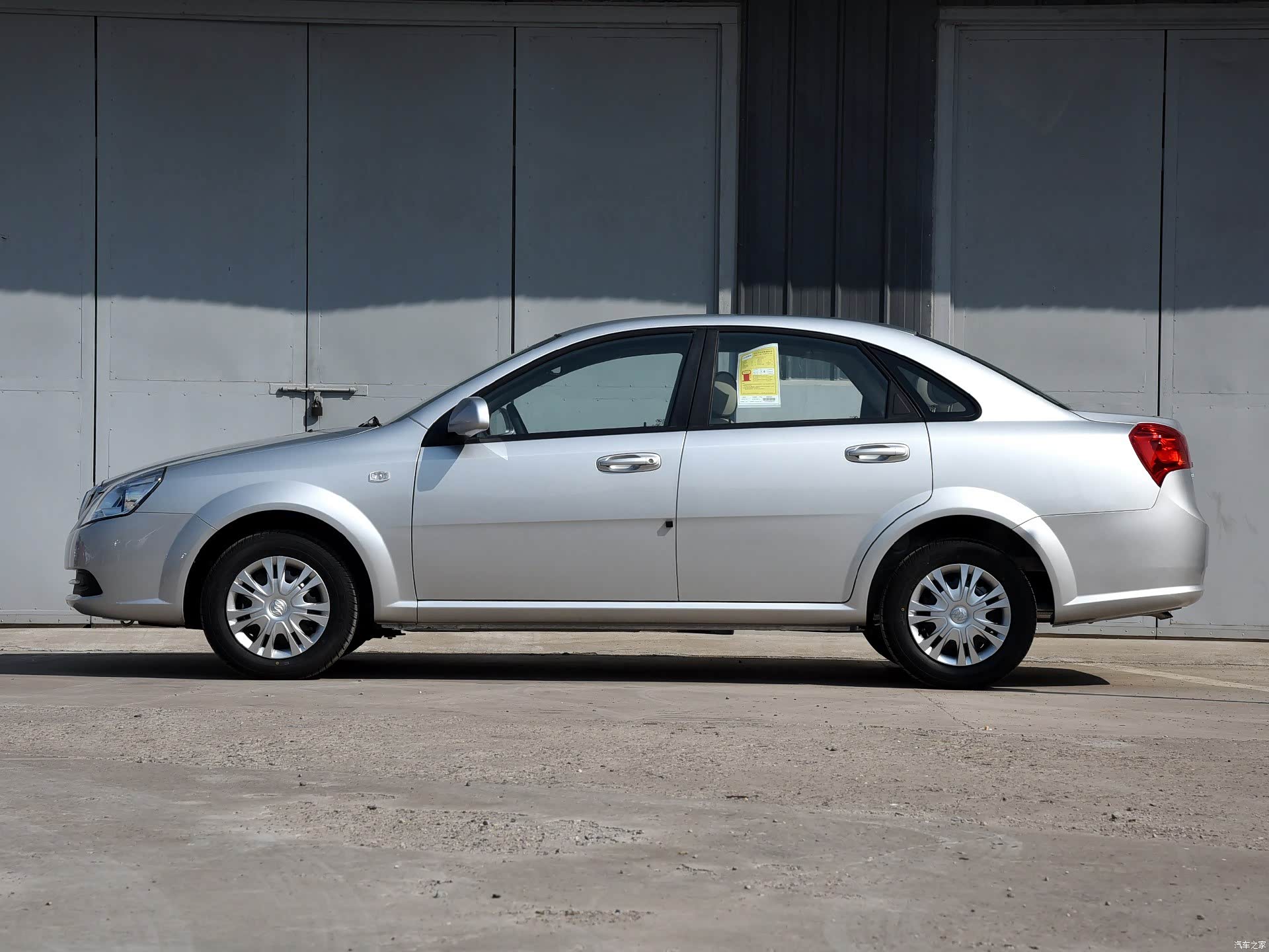 十万元只能买什么好车?这4款车油耗低,安全性高!家用好选择