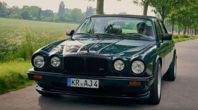 向经典致敬复活捷豹aj4网友还是墨绿色看着舒服