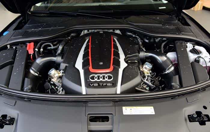 2016款奥迪s8车型,v8引擎,百公里加速只需要4秒,强悍来袭!