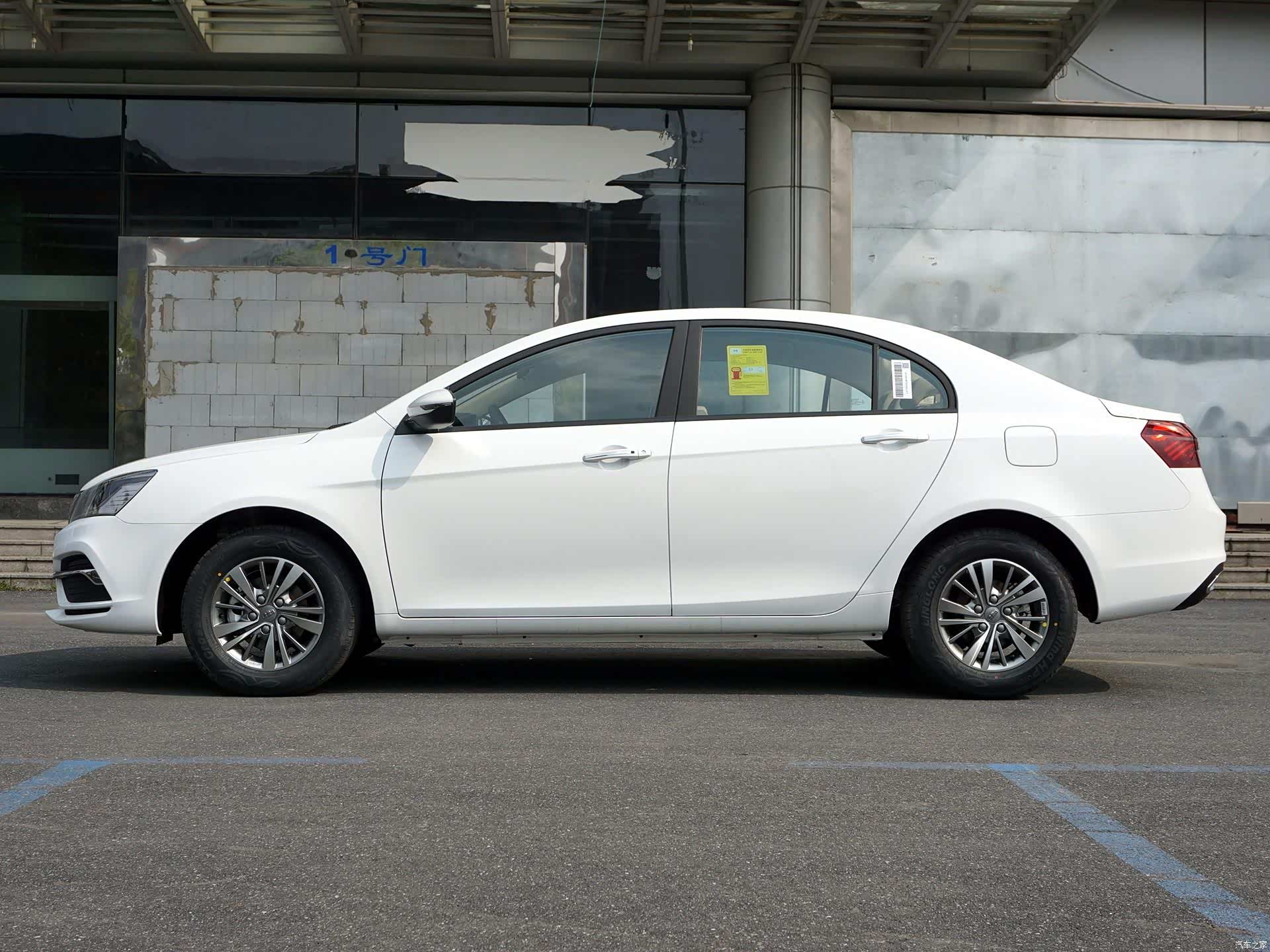 家用国产轿车买它!降价1.2万元卖5.78万,18年卖出22.6万多台