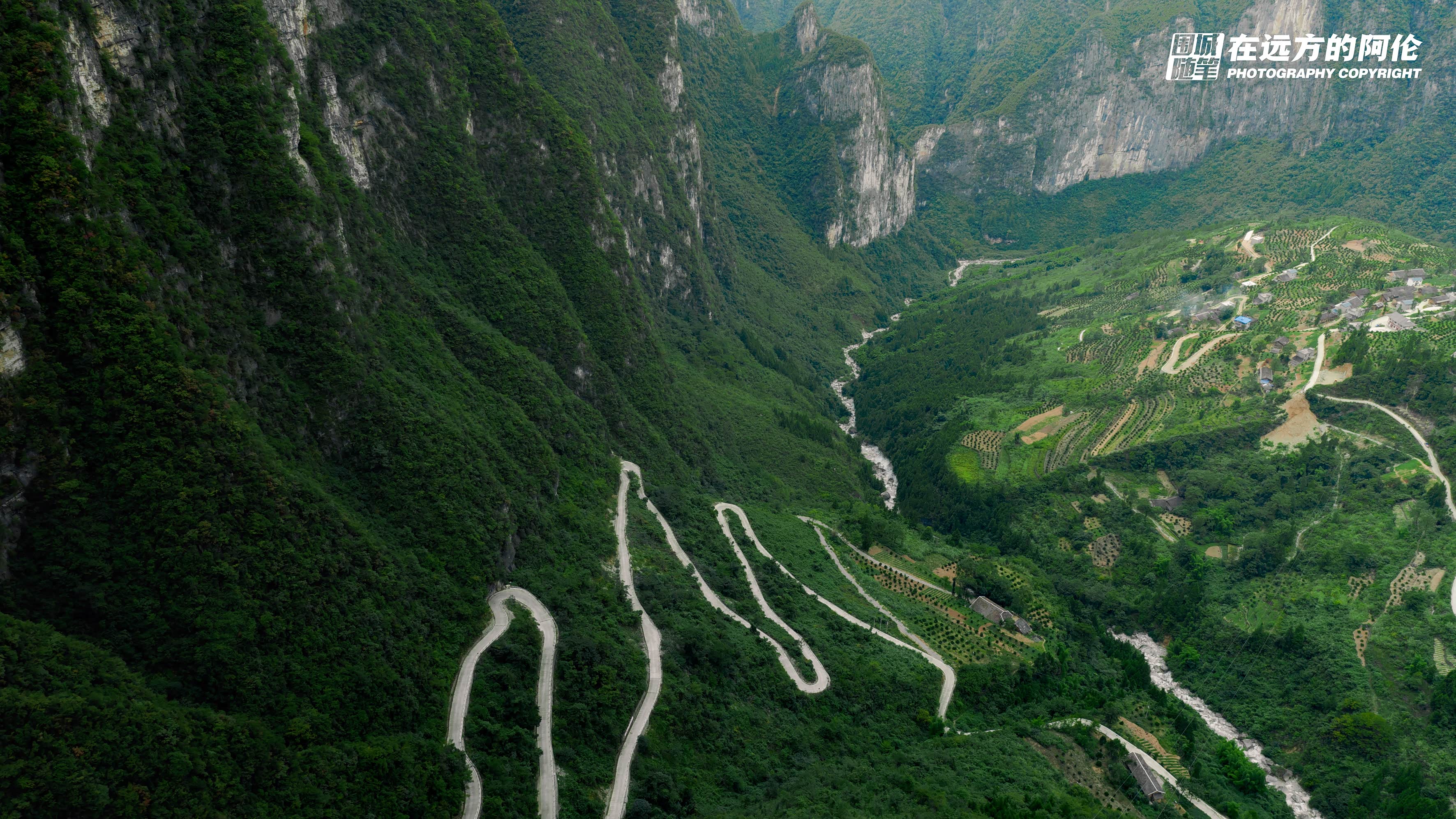 飞跃被遗忘的悬崖天路!穿越大巫山环线(图文游记03)| 围城随笔