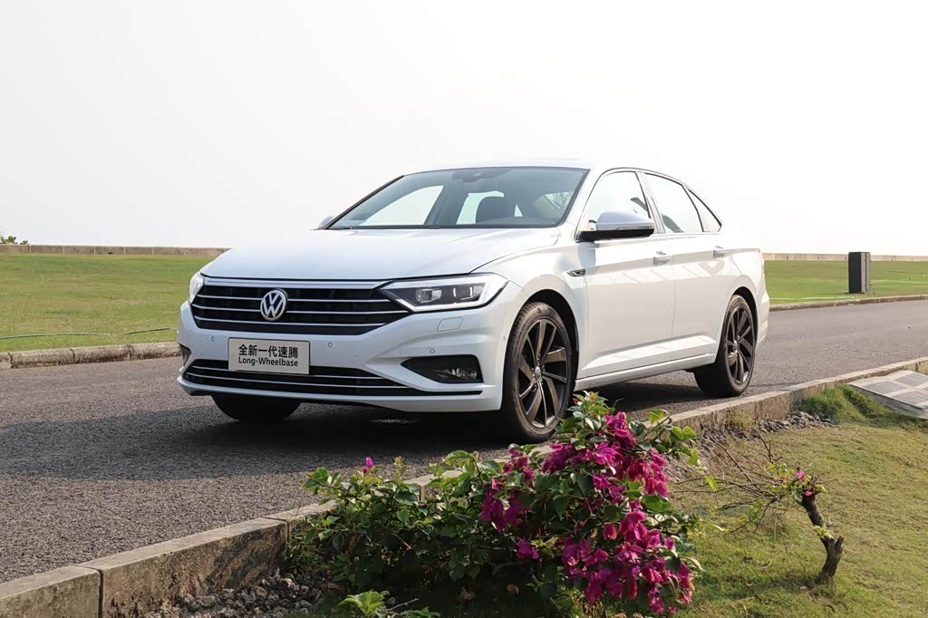 车轮带您试驾加长后的全新一代速腾!