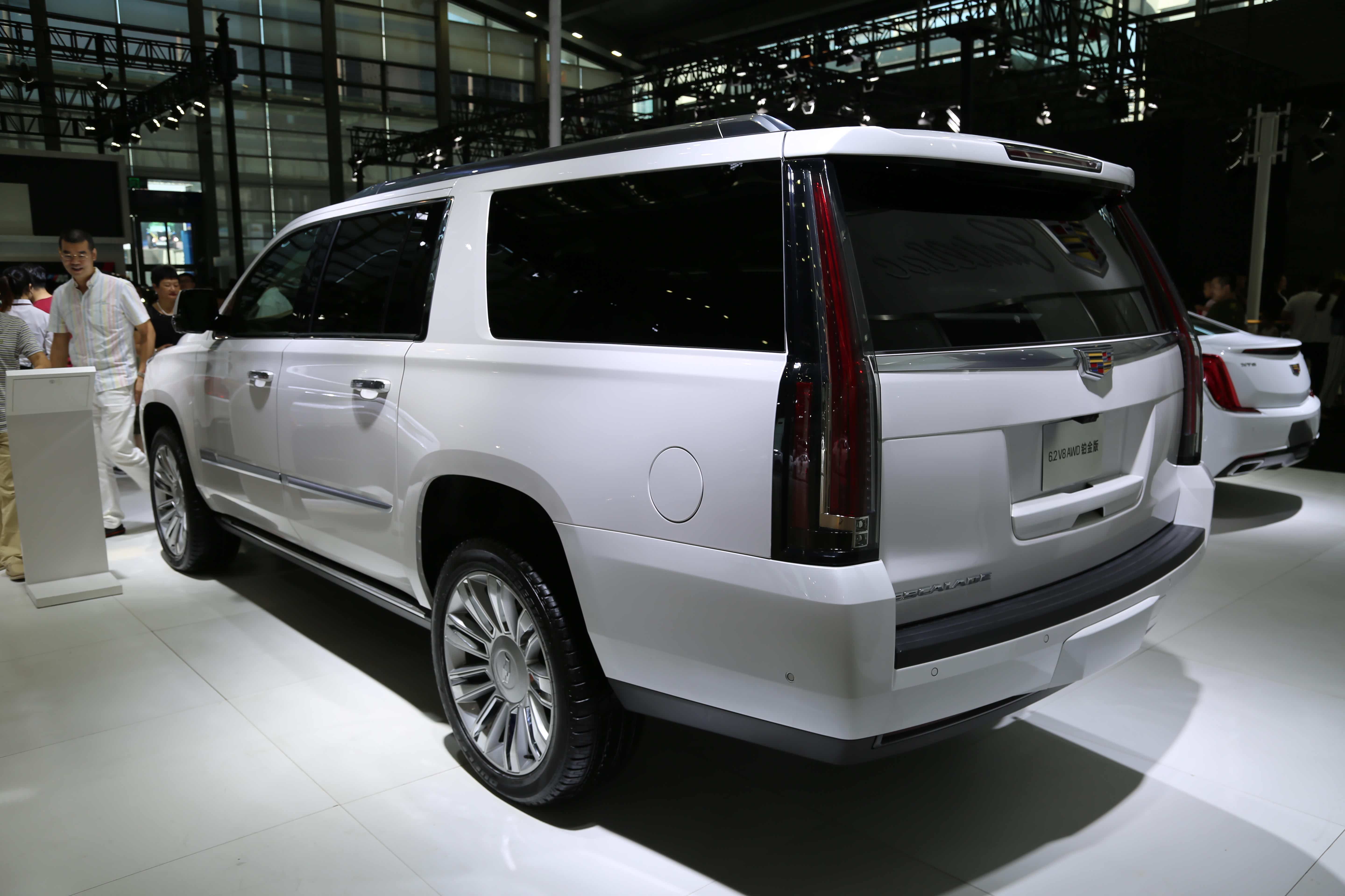 最长suv:凯雷德esv铂金版加长型,深圳十一国际车展实拍!