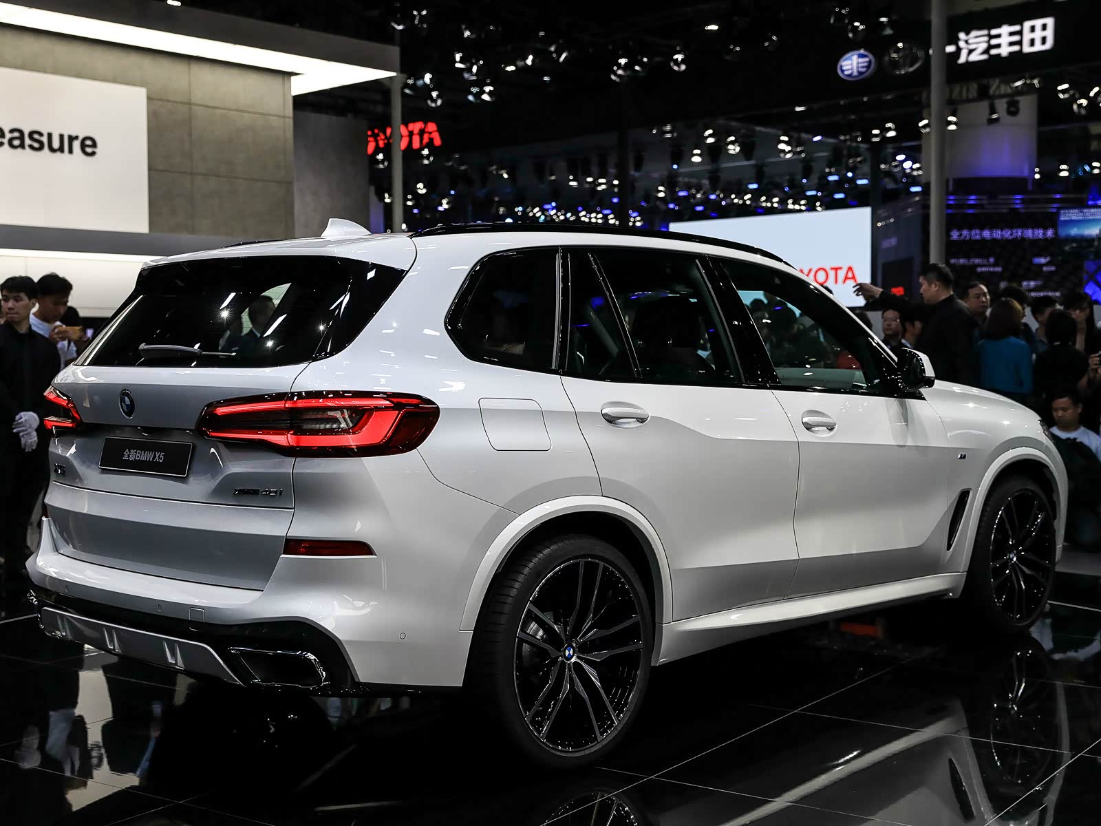预售82万元-92万元 新宝马x5广州车展亮相