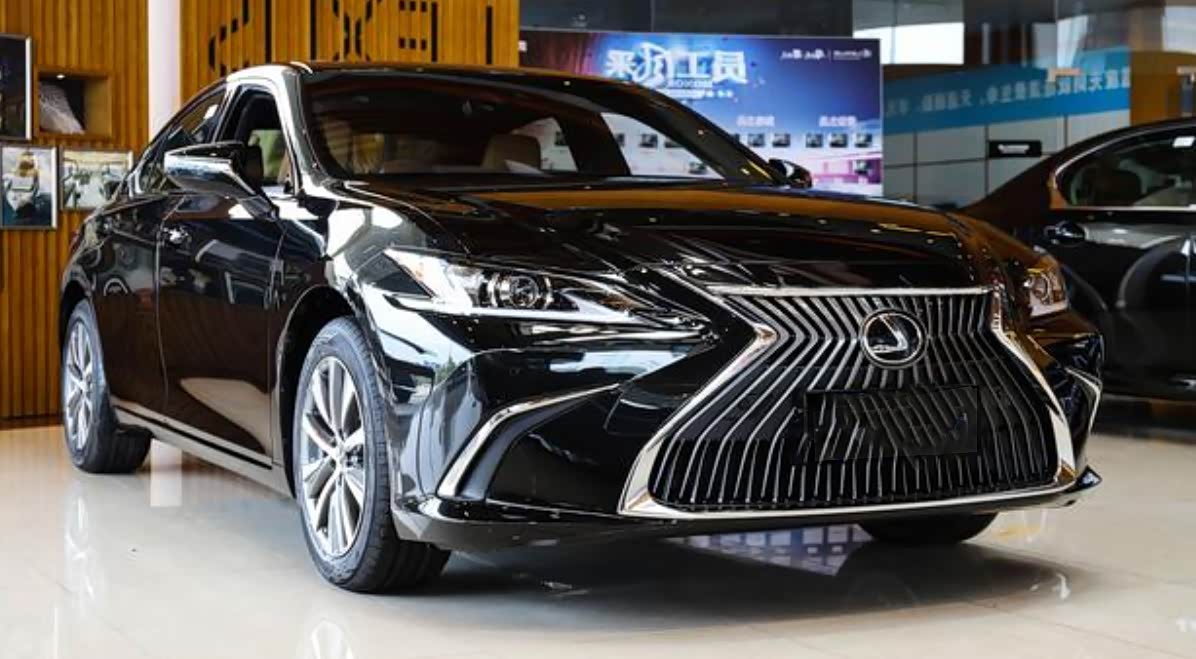 丰田凯美瑞的价格买雷克萨斯?实拍最便宜车型es200