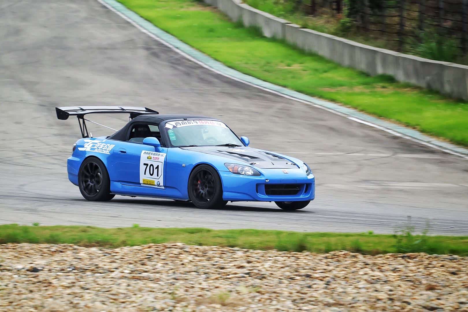 赛车离你只有一步之遥,来玩儿不?