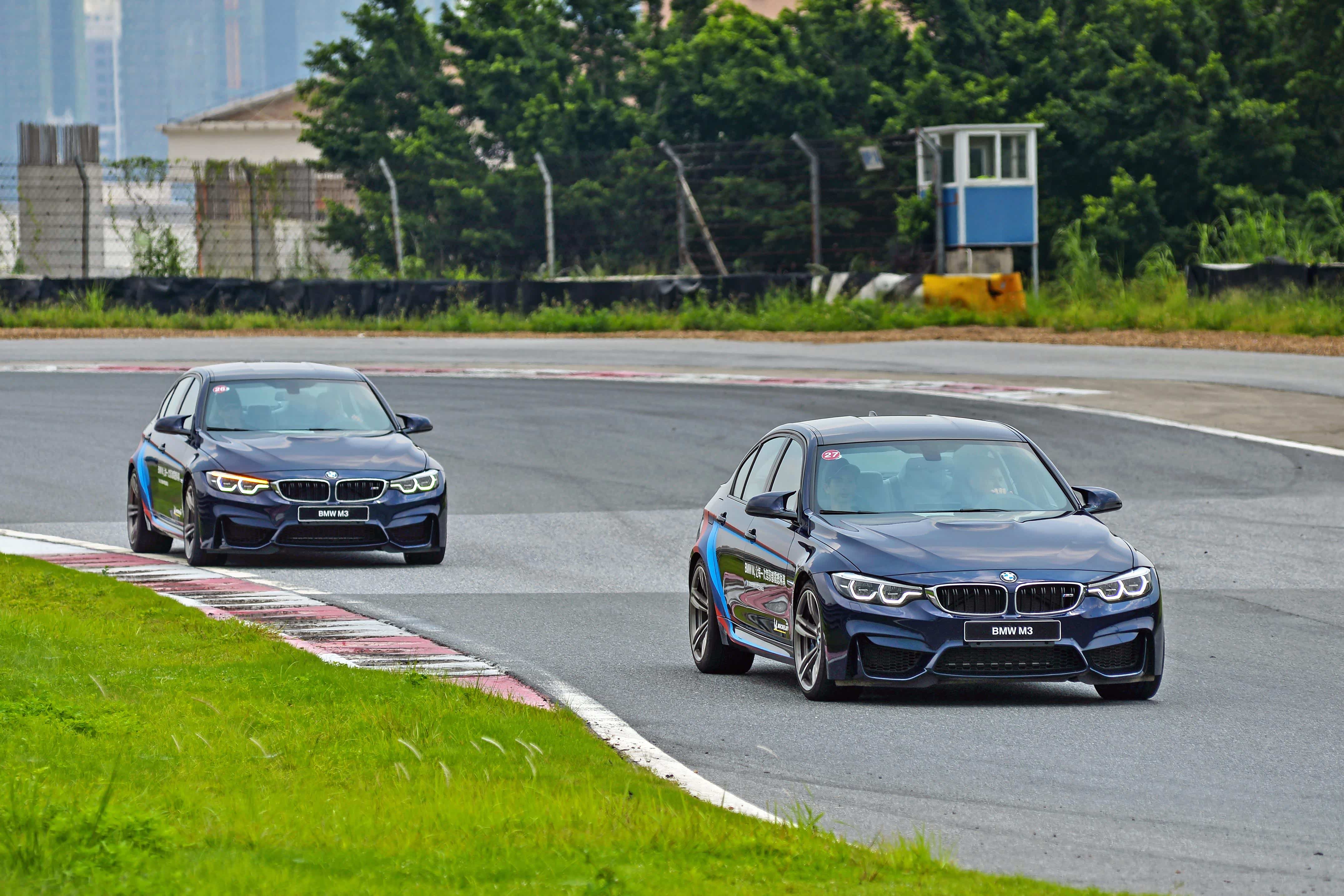 家里没有矿的你,也能够享受到大马力后驱车的驾驶乐趣!